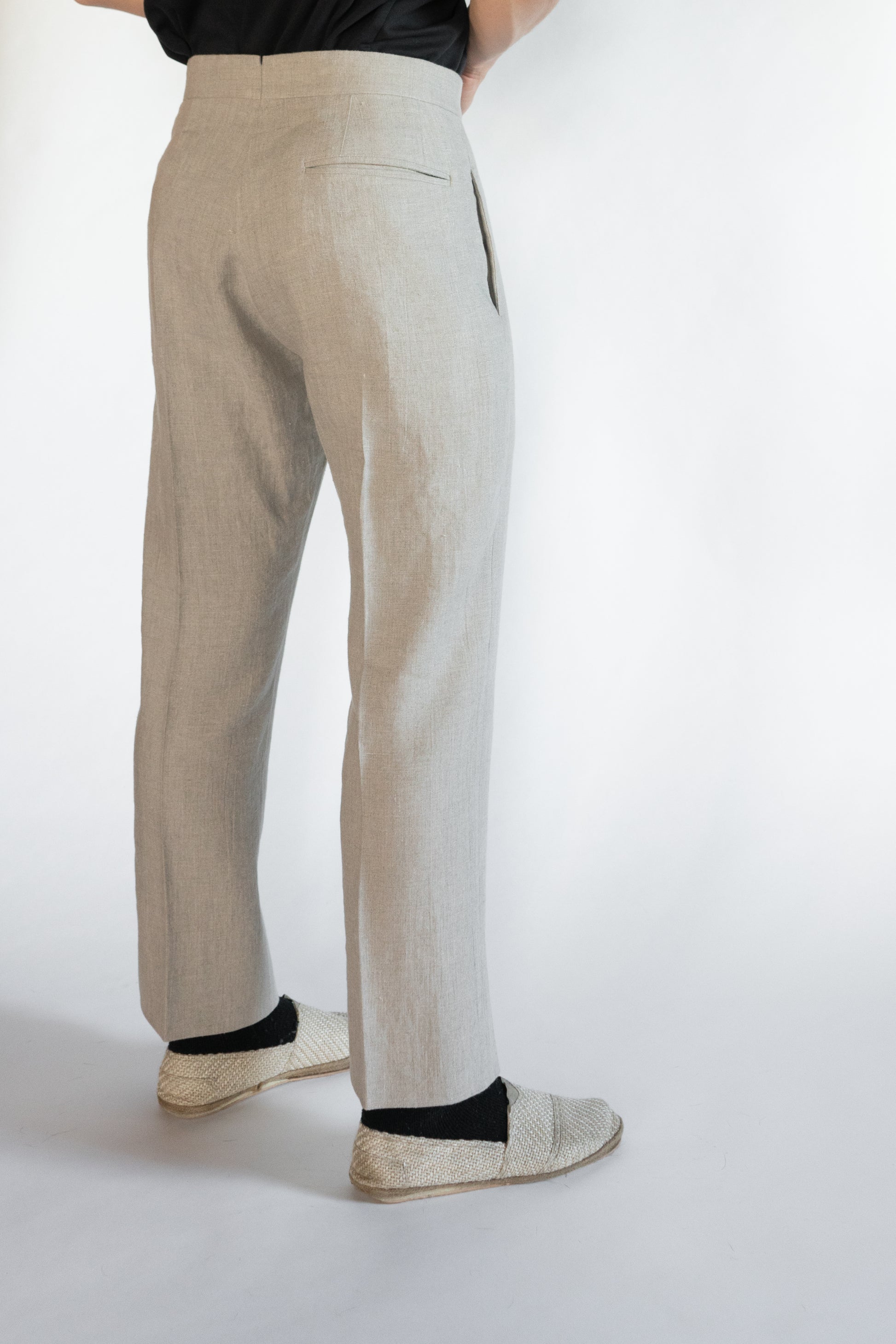 Tailored linen pants, back view