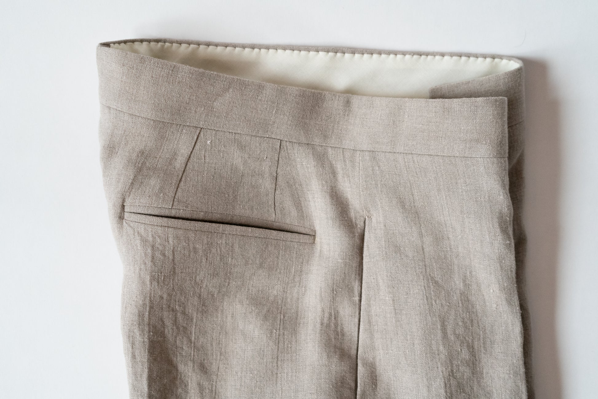 Tailored linen pants, close up